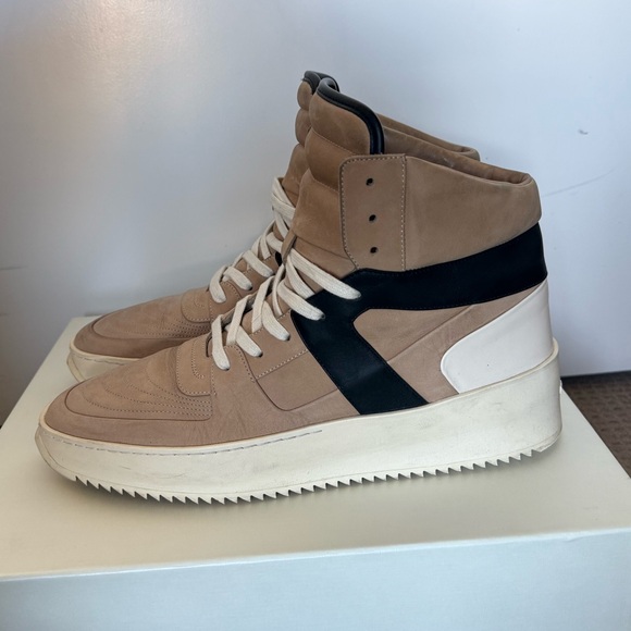 Fear of God men’s EU size 43, US size 10. tan black cream basketball sneaker - Picture 7 of 8